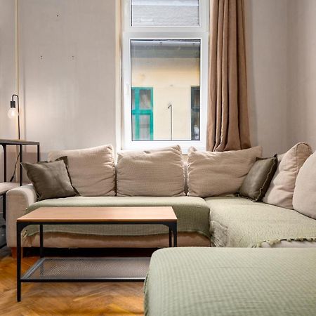 Apartment With Free Parking บูดาเปสต์ ภายนอก รูปภาพ