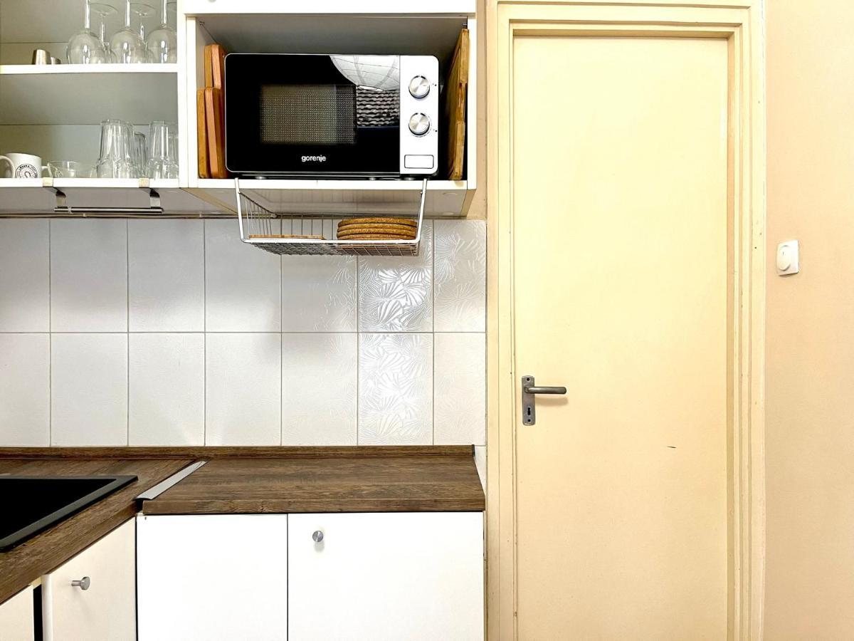 Apartment With Free Parking บูดาเปสต์ ภายนอก รูปภาพ