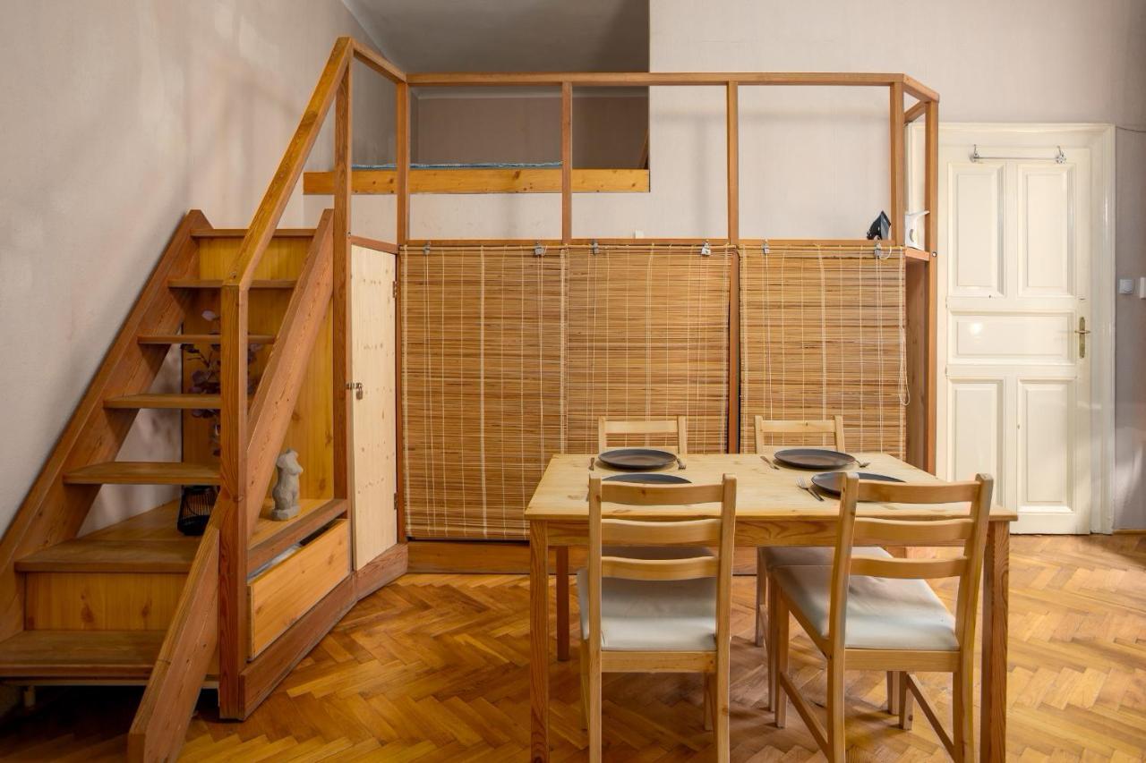 Apartment With Free Parking บูดาเปสต์ ภายนอก รูปภาพ