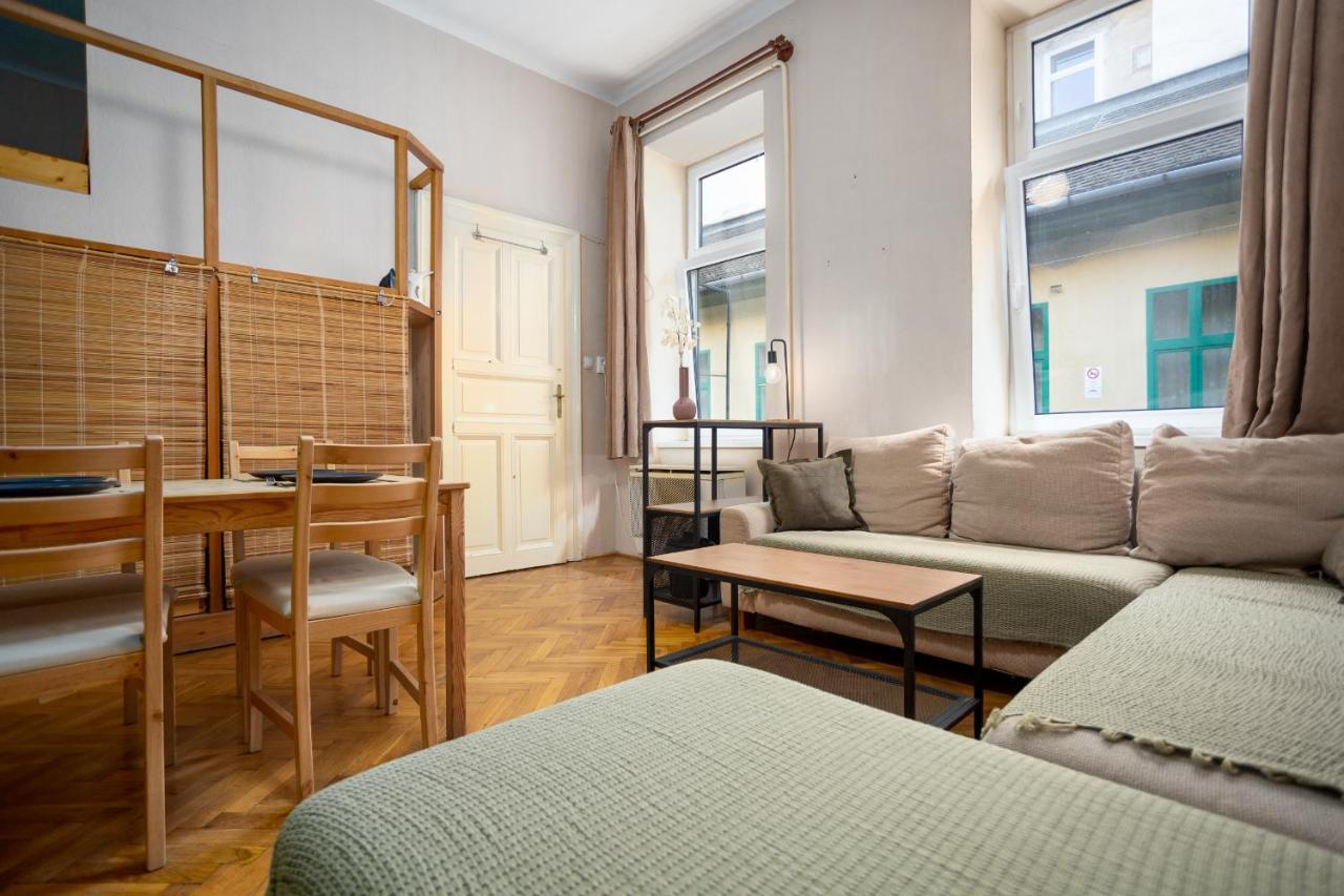 Apartment With Free Parking บูดาเปสต์ ภายนอก รูปภาพ